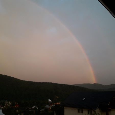 Sadyba Ellada Jaremče Esterno foto