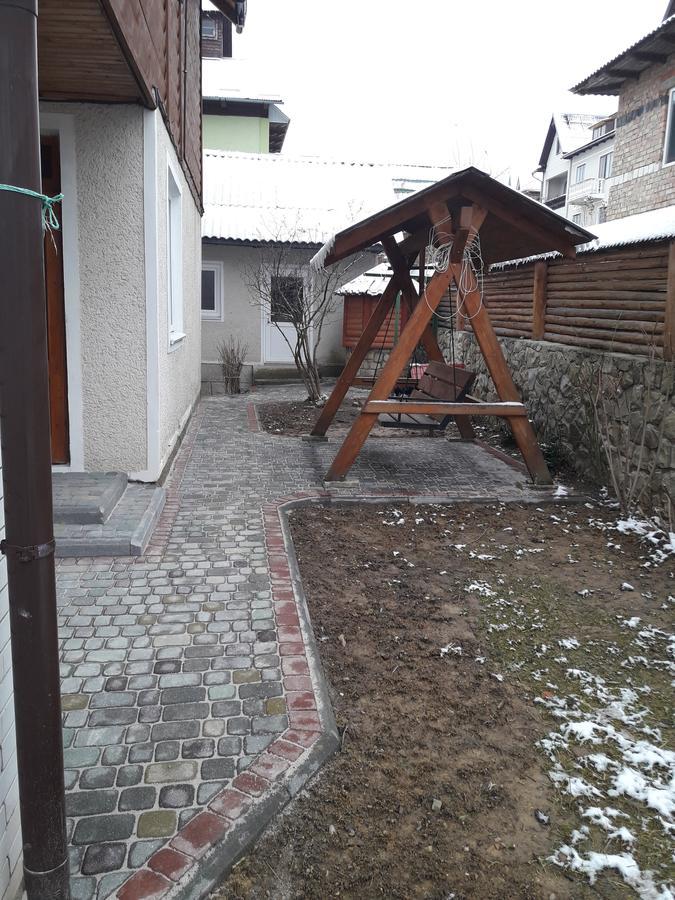 Sadyba Ellada Jaremče Esterno foto